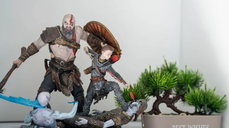 Коллекционный набор God of War Laufey со статуэткой и картами