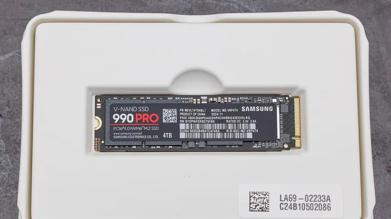 Современный твердотельный накопитель M.2 NVMe на материнской плате